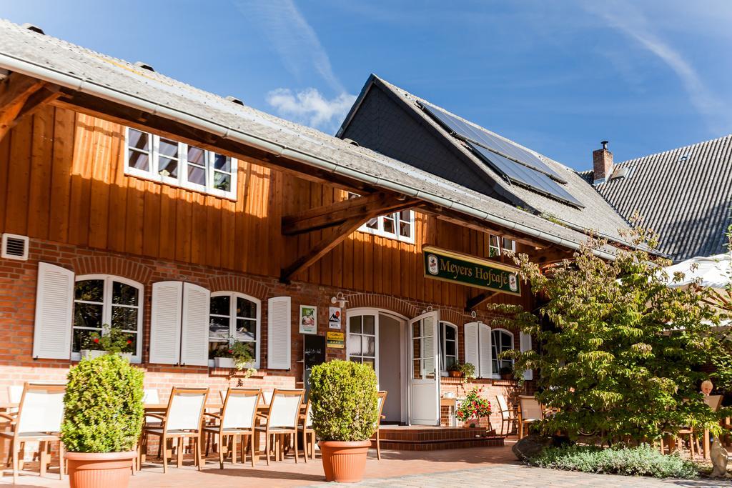 Hotel Meyers Hofcafe Isenbüttel Exterior foto